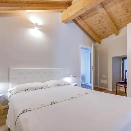 Cozy In Albagnano Di With House Sea View Bee