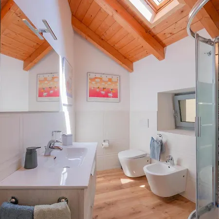 Cozy In Albagnano Di With House Sea View * Bee