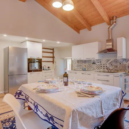 Cozy In Albagnano Di With House Sea View