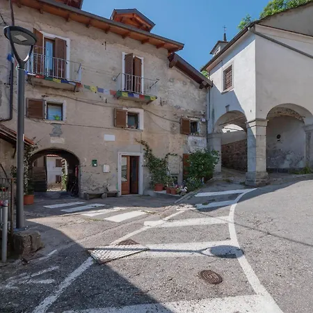 Cozy In Albagnano Di With House Sea View Apartmán